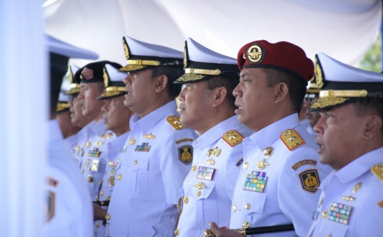  Komandan STTAL Hadiri Upacara Parade dan Defile HUT Penerbangan TNI AL ke-67
