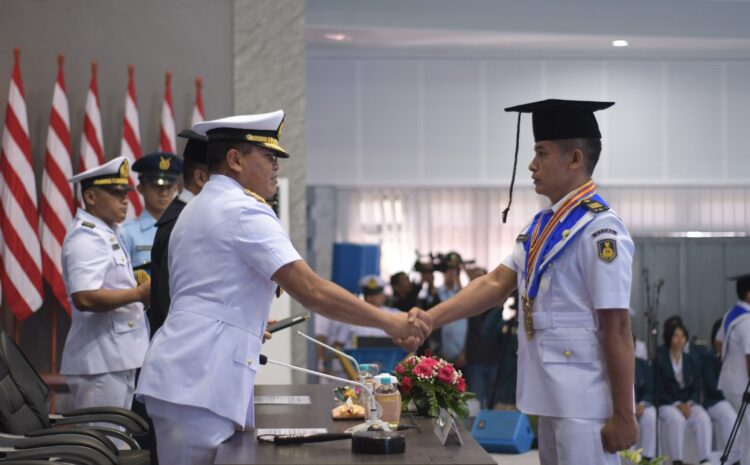  Kepala Staf Angkatan Laut, Pimpin Tupdik Serta Wisuda Pascasarjana, Sarjana dan Diploma STTAL TA 2023