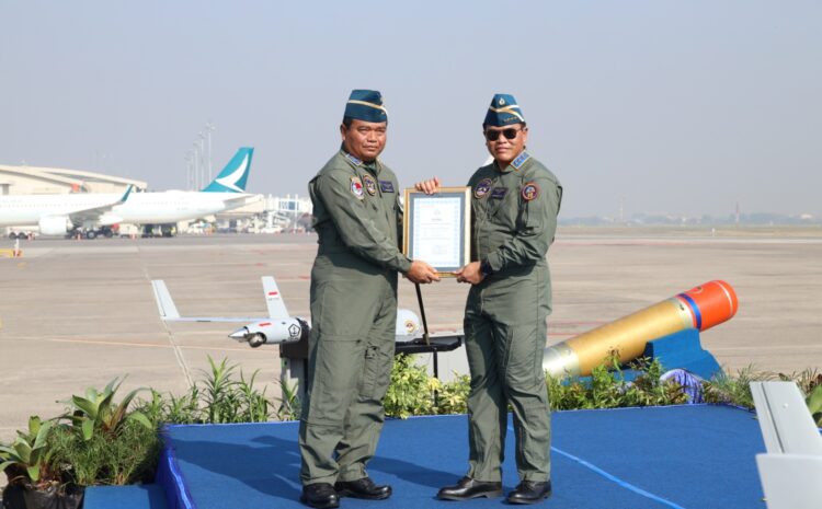  Komandan STTAL Hadiri Penyematan Brevet Kehormatan Penerbang TNI Angkatan Kepada Kasal