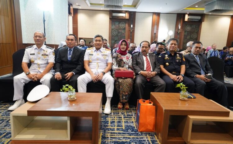  Komandan STTAL Menghadiri Pengukuhan Guru Besar Politeknik Maritim Negeri Indonesia