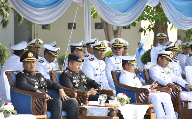  Wadan STTAL Hadiri Upacara Praspa Diktukpa TNI AL Angkatan ke-53