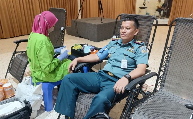  STTAL Berpartisipasi pada Donor Darah Perayaan Natal Kogartap III Surabaya