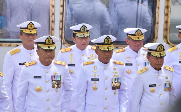  Komandan STTAL Hadiri Upacara Tabur Bunga Dalam Rangka Hari Dharma Samudera Tahun 2024