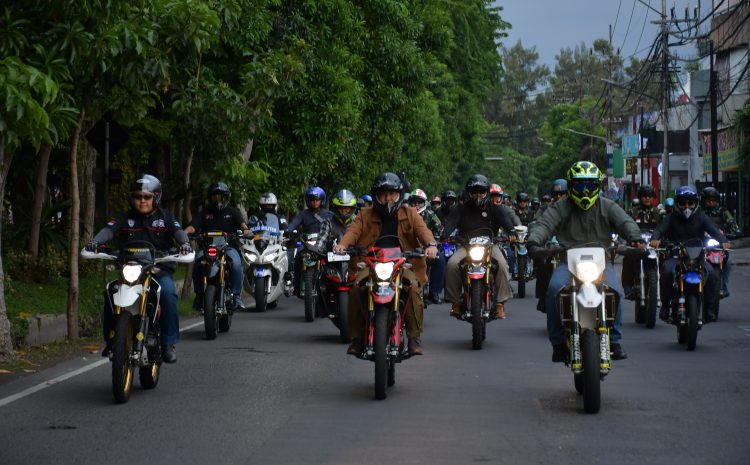  Pejabat Utama STTAL ikuti Motoran Bareng Bersama Pangkotama TNI AL Wilayah Surabaya