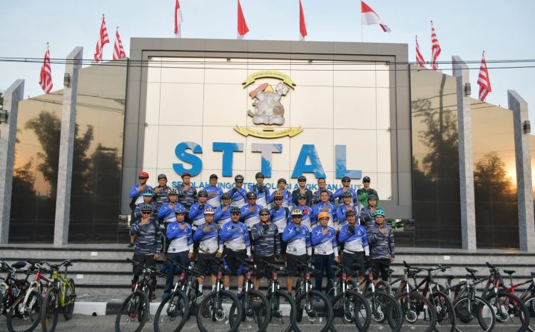  Komandan STTAL Ikuti Fun Bike Dalam Rangka Hardikal Ke-78 Tahun 2024