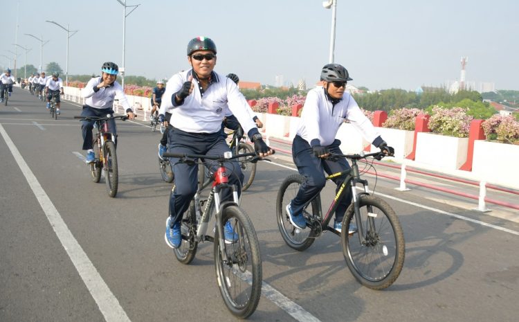  Komandan STTAL Ikuti Funbike dan Olahraga Bersama Pimpinan Kotama Wilayah Surabaya