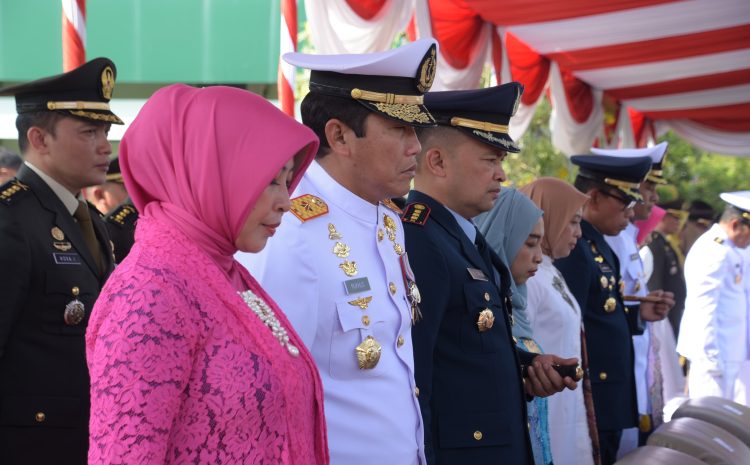  Memperingati HUT TNI ke-79 Tahun 2024, Komandan STTAL Hadiri Upacara Parade di Makodam V/Brawijaya dan Wadan STTAL Pimpin Upacara di STTAL