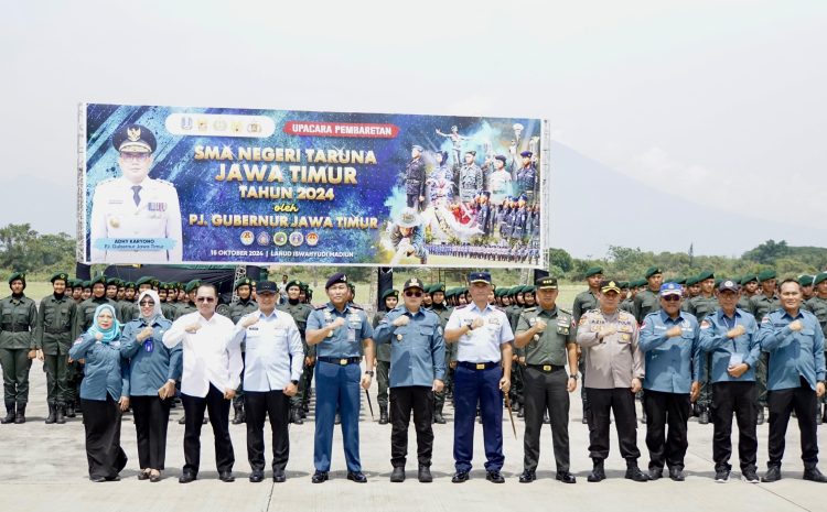  Komandan STTAL Hadiri Upacara Pembaretan SMA Taruna Jawa Timur