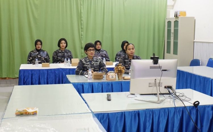  Korps Wanita TNI Angkatan Laut STTAL Mengikuti Ceramah Motivasi dan Kesehatan Dalam Rangka HUT Ke-62