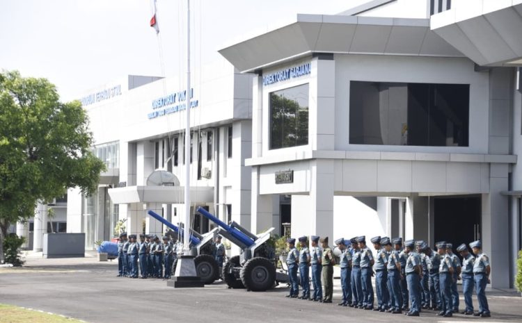  Dirbin Sarjana STTAL Pimpin Upacara Bendera Hari Senin