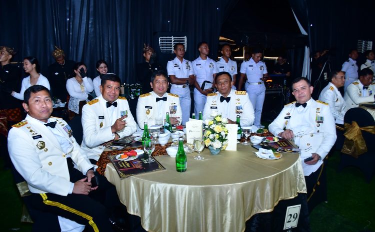  Komandan STTAL bersama Ketua CBS Jalasenastri STTAL Hadiri Acara Gala Dinner Dalam Rangka HUT Koarmada RI