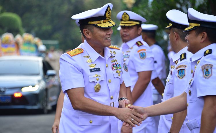  Komandan STTAL Hadiri Upacara Parade Hari Hidrografi TNI Angkatan Laut 2025