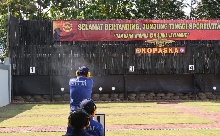  Komandan STTAL Mengikuti Lomba Menembak VVIP HUT Kopaska ke 63 Tahun 2025