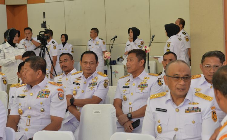  Komandan STTAL Didampingi Ketua CBS Jalasenastri STTAL Hadiri Penutupan Dikreg Seskoal Ke – 63 Tahun 2025