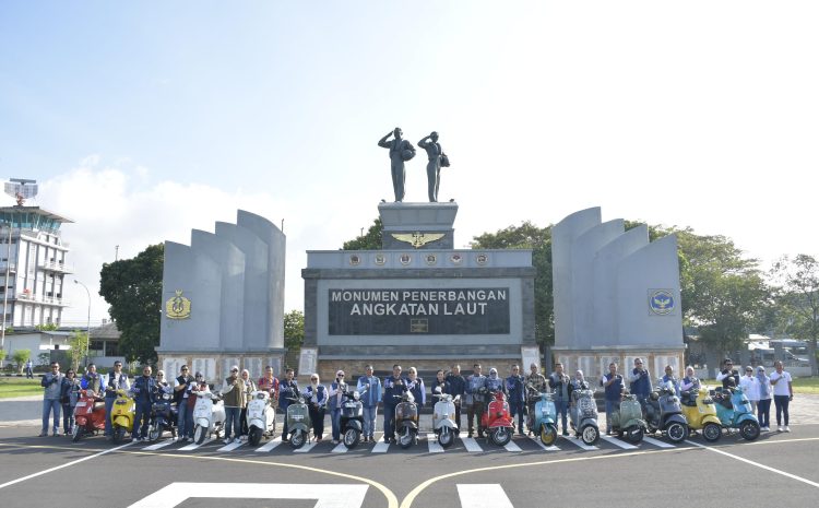  Komandan Didampingi Ketua CBS Jalasenastri STTAL Mengikuti Scooter Riding Dalam Rangka HUT Ke – 69 Penerbangan Angkatan Laut