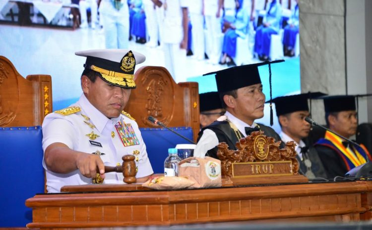  Kasal Pimpin Upacara Penutupan Pendidikan dan Wisuda STTAL TA 2025