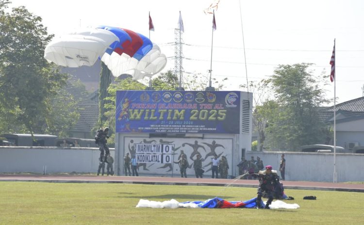 Komandan STTAL Hadiri Pembukaan Pekan Olahraga TNI AL Wilayah Timur Tahun 2025.