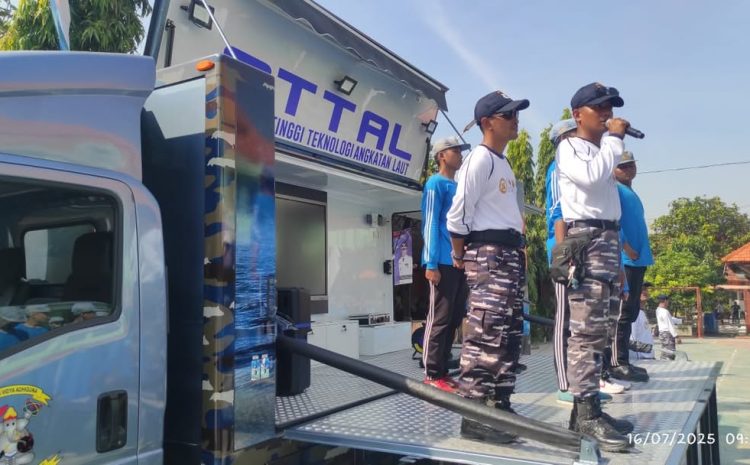  STTAL Bimbing Siswa SMAN 8 Surabaya Dalam Kegiatan Smart Leadership 2025